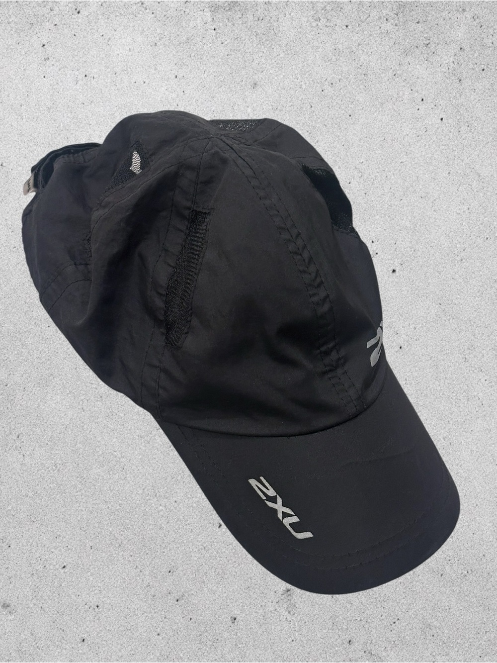 2XU Mesh Panel Hat - Picture 2 of 5